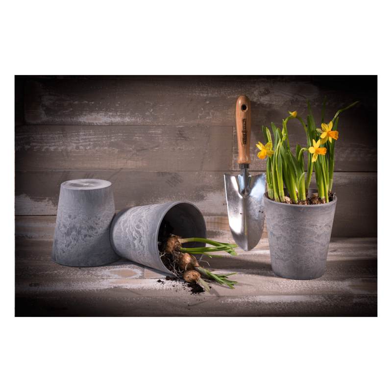 Artstone-Claire-Pot-Environment03